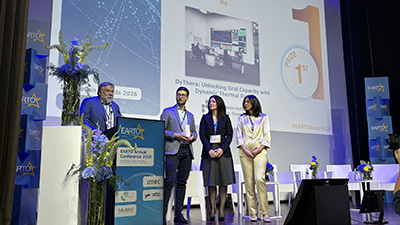 width="350px"